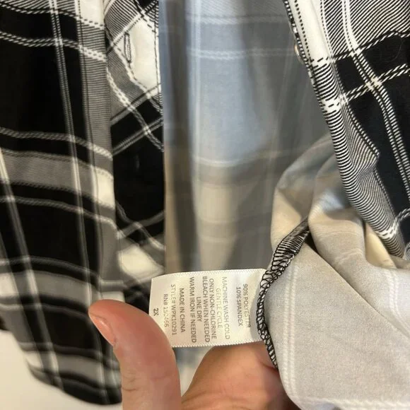 Market & Spruce Black and White Plaid Top - Picture 6 of 9